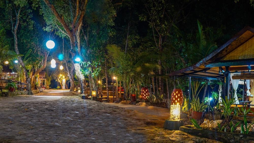 Villa Khadine Grand Vista Resort Coron Buitenkant foto