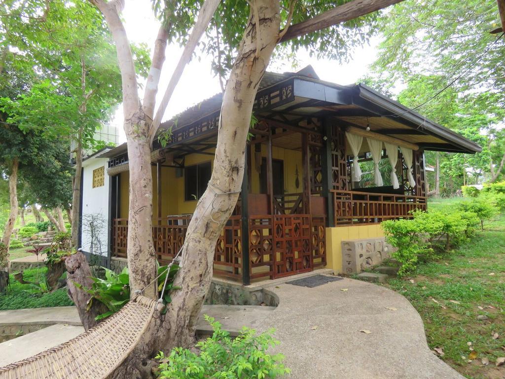 Villa Khadine Grand Vista Resort Coron Kamer foto